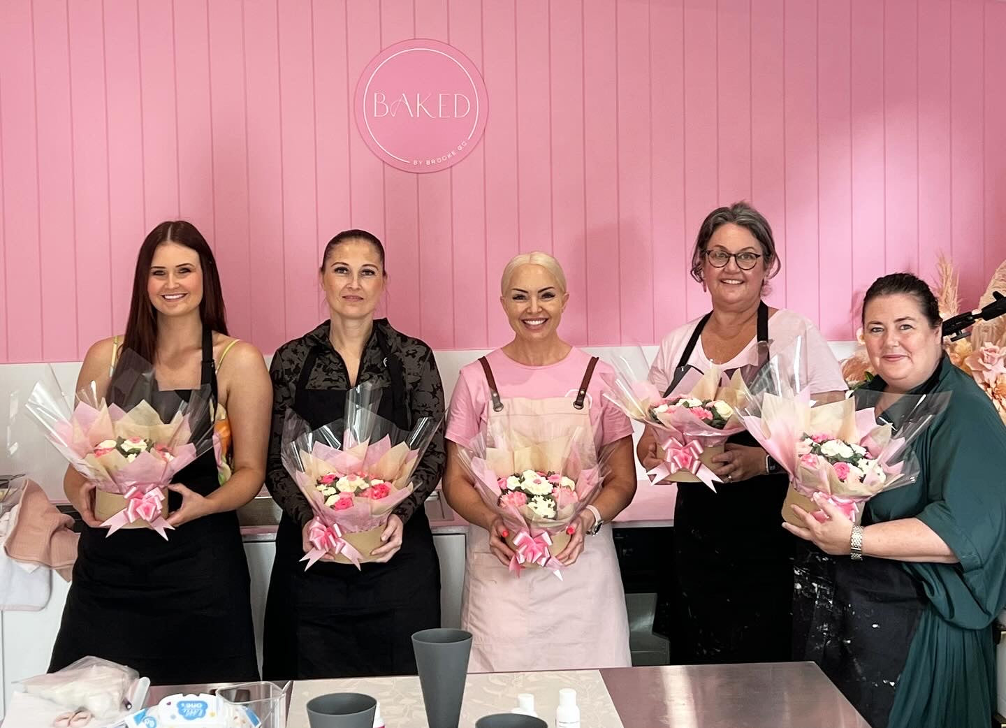 Beginner's Buttercream Flowers Cupcake Class